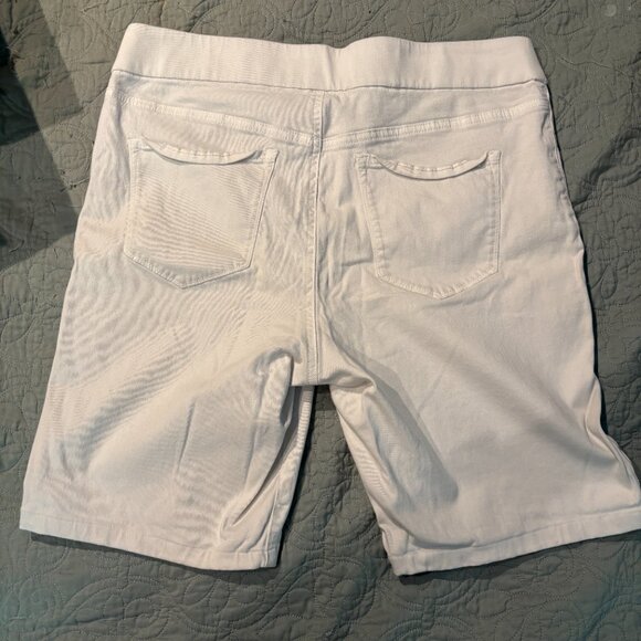 Large Nine West white dressy shorts - Picture 5 of 5